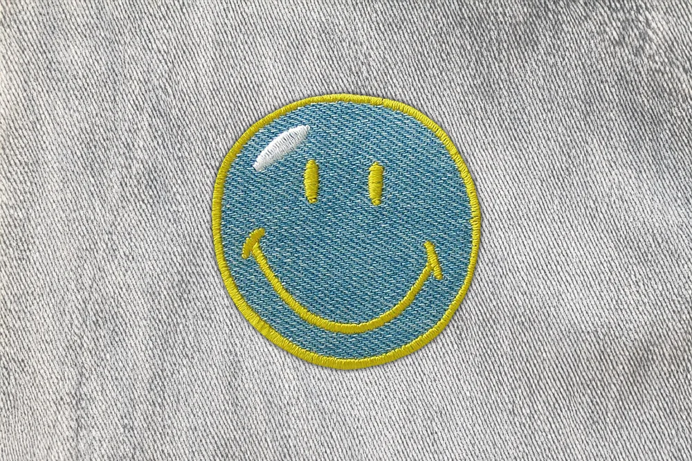 Smiley© in Jeans-Look  // Patch bzw. Aufnäher