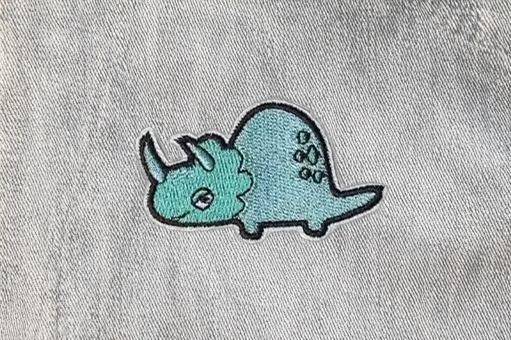 Dino-Patch Triceratops in Türkis // Patch bzw. Aufnäher
